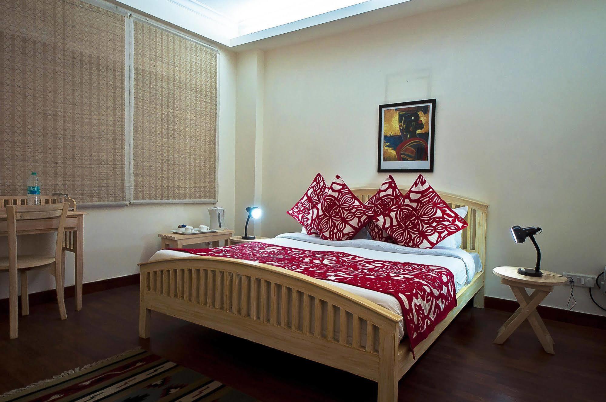 Colonel'S Retreat At The Airport Bed & Breakfast Ню Делхи Екстериор снимка